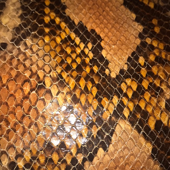 Dooney & Bourke - Picture 5 of 6